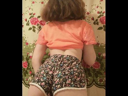 ❤️ Sexet ung babe laver en striptease ved at filme sine shorts på kamera ❤️❌ Porno at da.kassa-standupbar.ru ❌