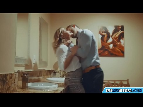 ❤️ Når en barmfagre blondine forfører dig på et offentligt toilet ❤️❌ Porno at da.kassa-standupbar.ru ❌